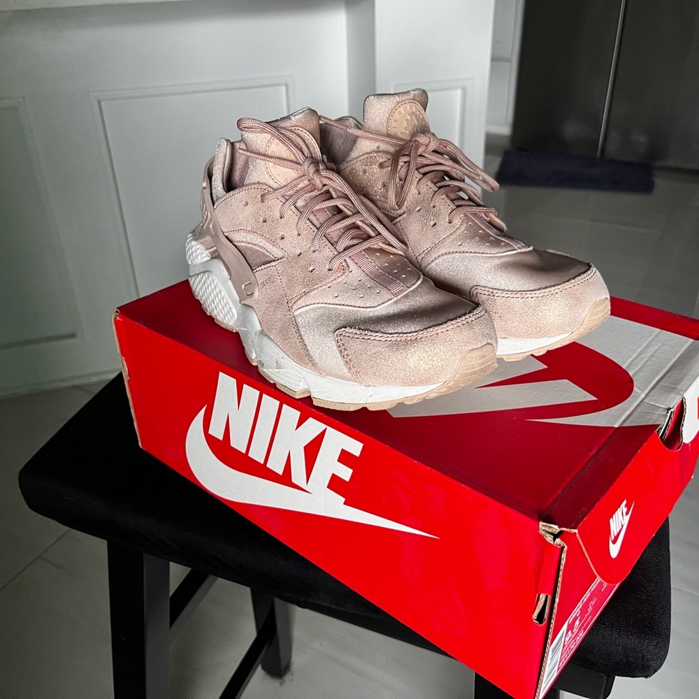 Nike Huarache Particle Beige Size 9.5 women’s Sneakers
